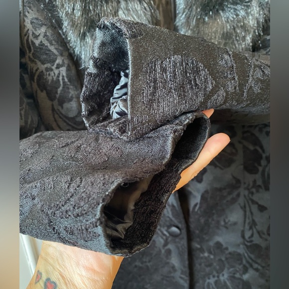 Vtg Y2K Black Coat Tapestry Brocade Faux Fur Goth Merona Pockets Punk Holiday S - Picture 7 of 12